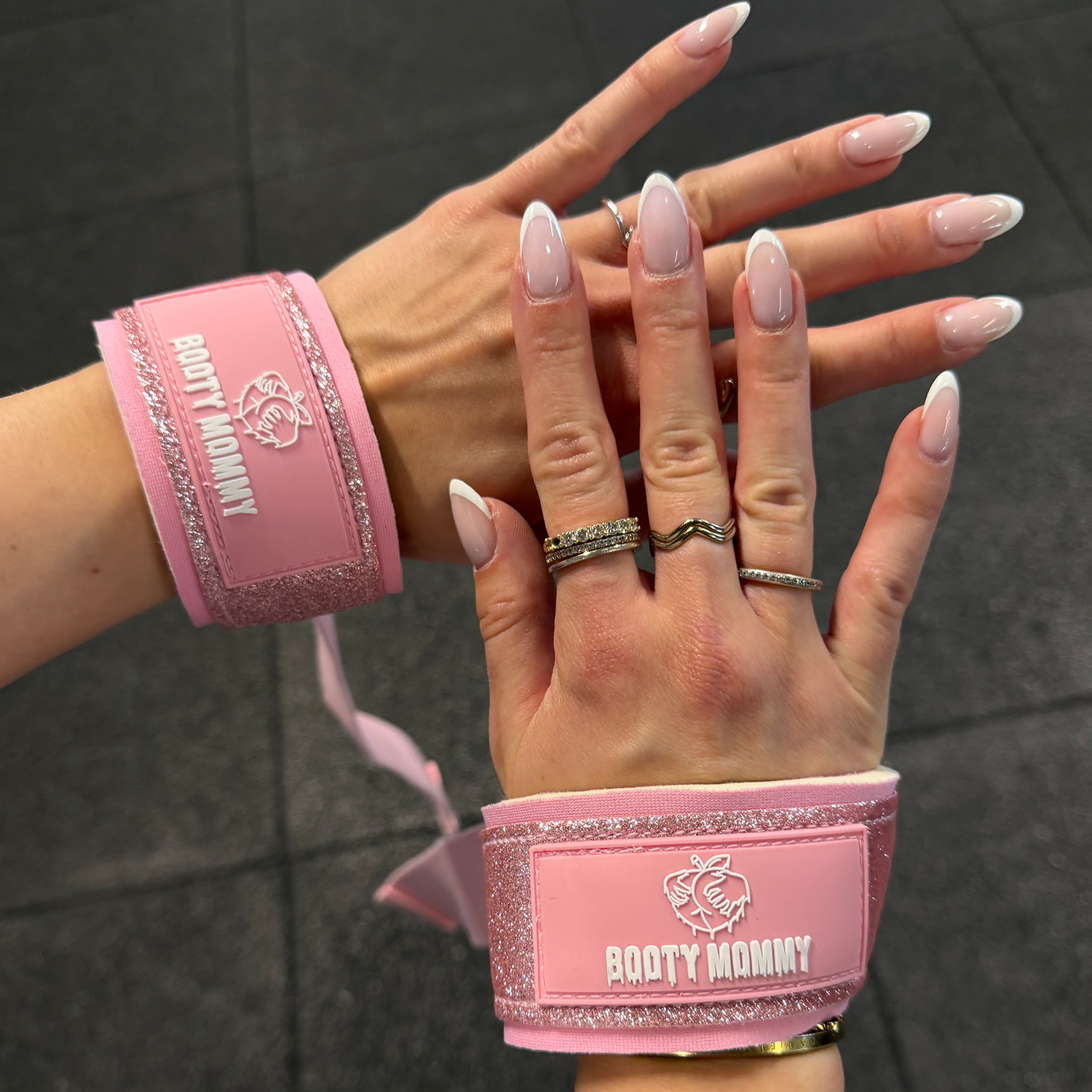 BOOTY MOMMY GLITTER TRHAČKY