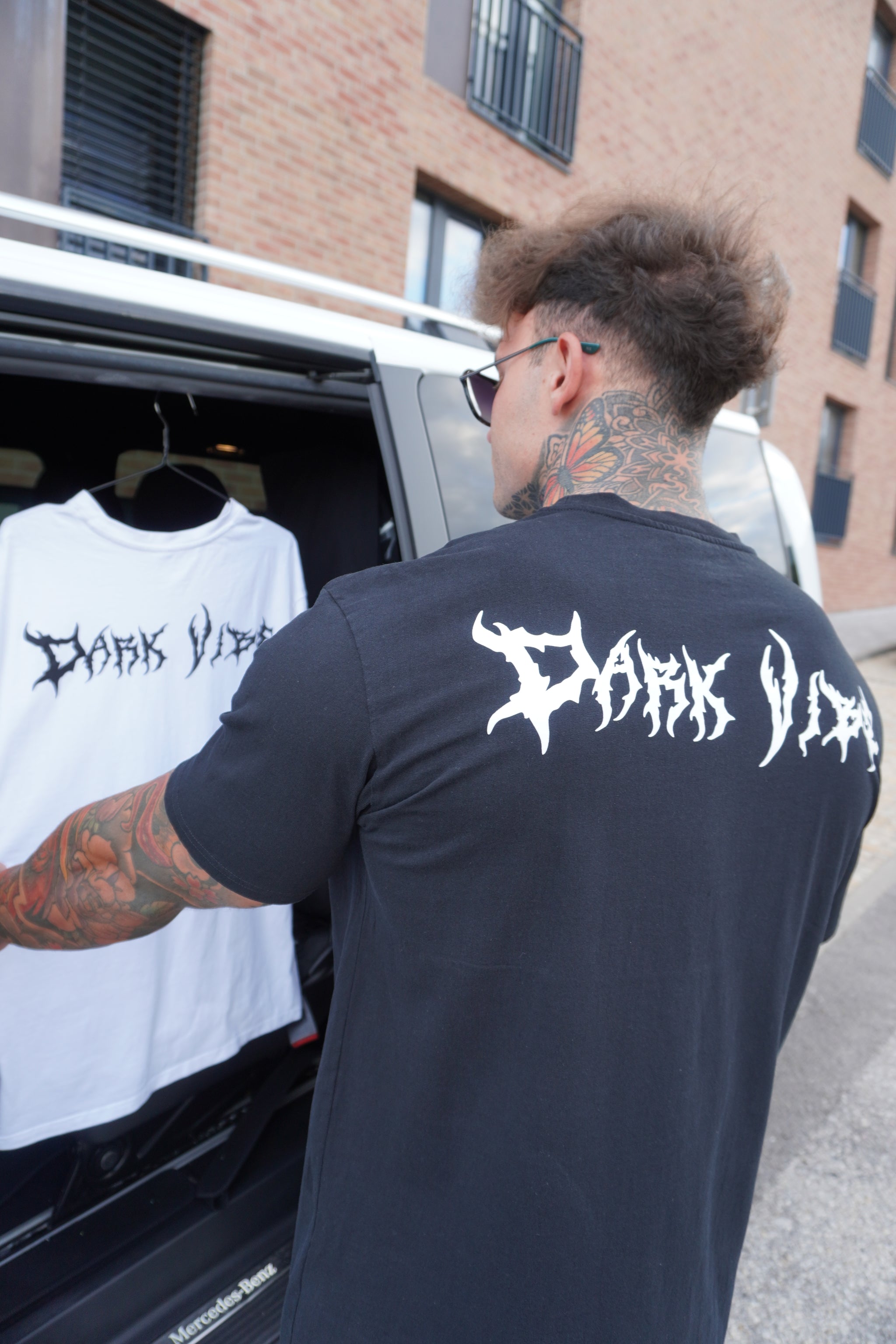 DARK VIBE METAL BACKPRINT T-SHIRT (BLACK)